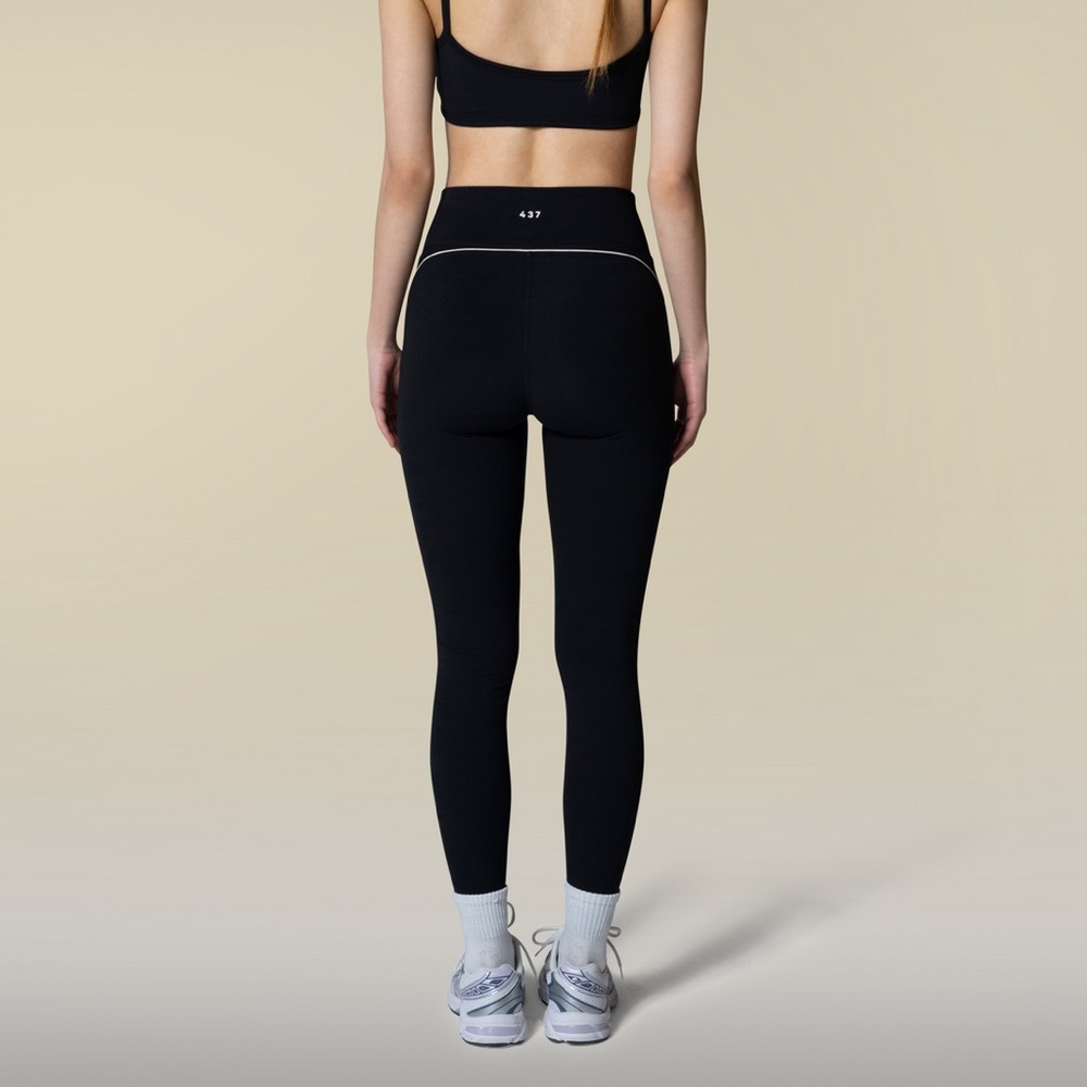 437 The Studio Legging in Black/Creme - Picture 2 of 7